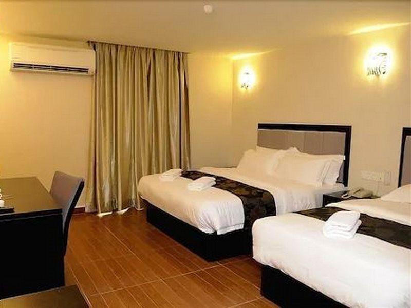 Kk Waterfront Hotel Kota Kinabalu Esterno foto