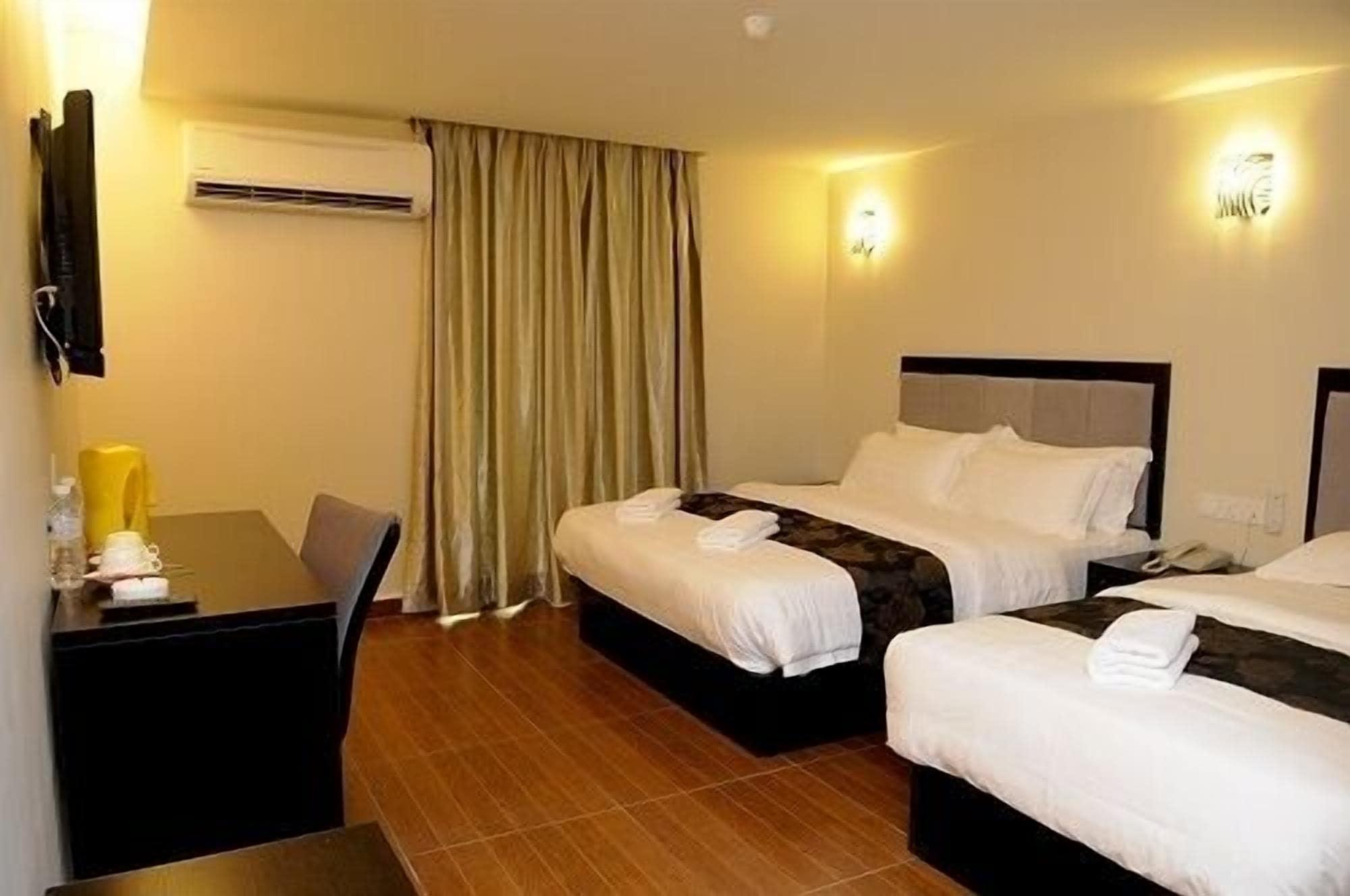 Kk Waterfront Hotel Kota Kinabalu Esterno foto