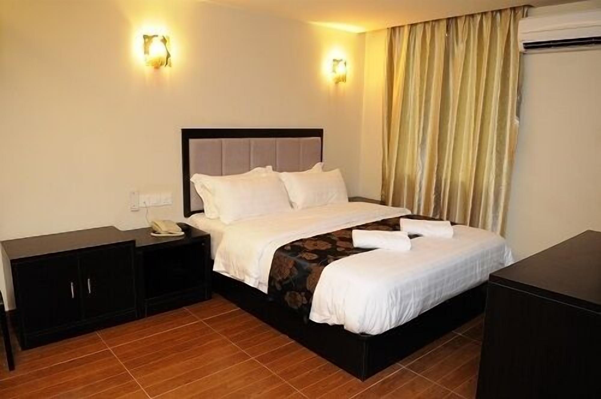 Kk Waterfront Hotel Kota Kinabalu Esterno foto