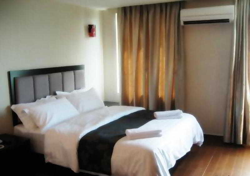 Kk Waterfront Hotel Kota Kinabalu Esterno foto