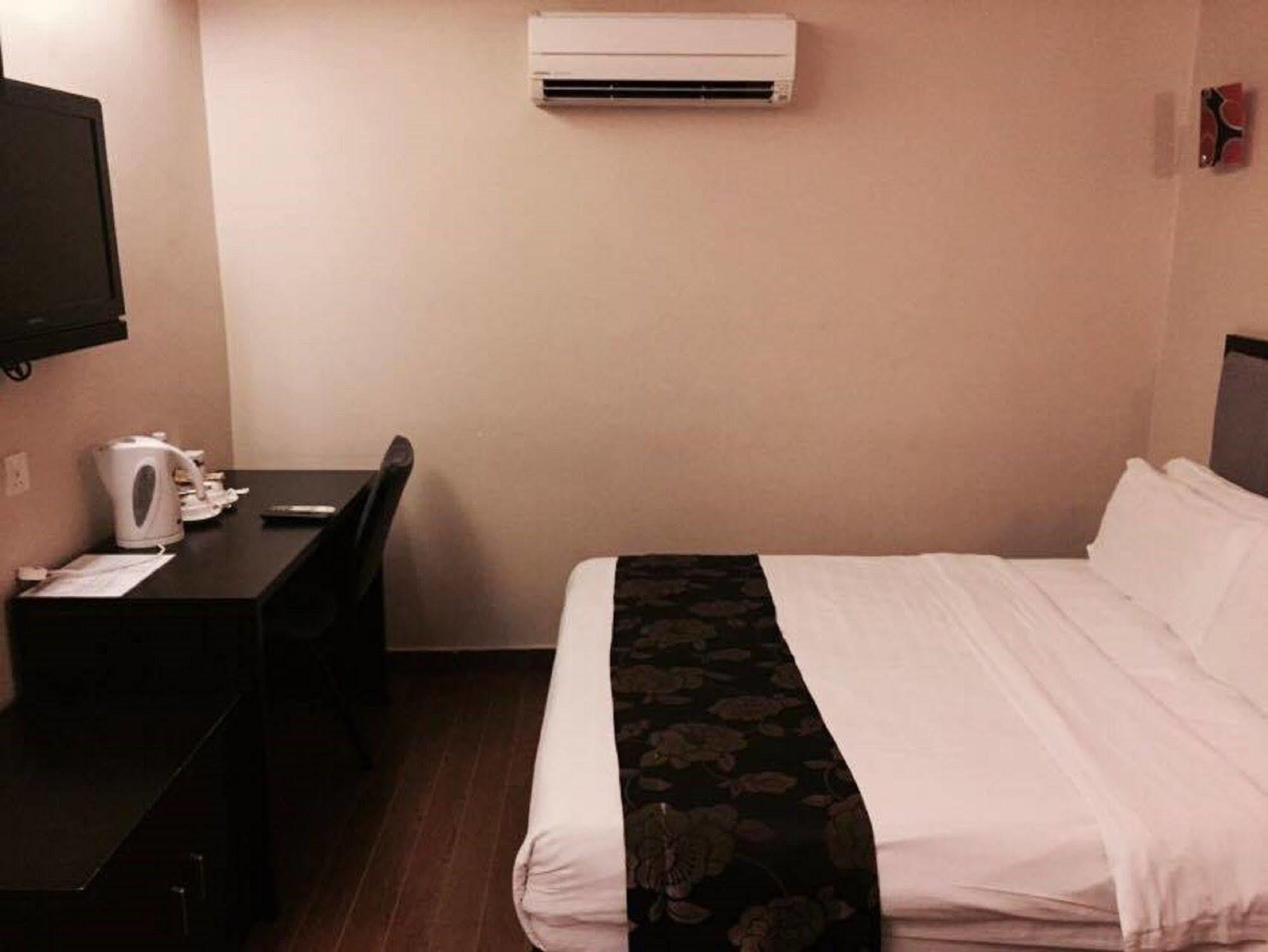 Kk Waterfront Hotel Kota Kinabalu Esterno foto